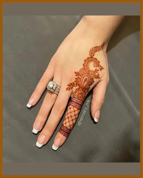 Side Floral Trail Khafif Back Hand Design Khafif (Minimal) Back Hand Mehndi Design